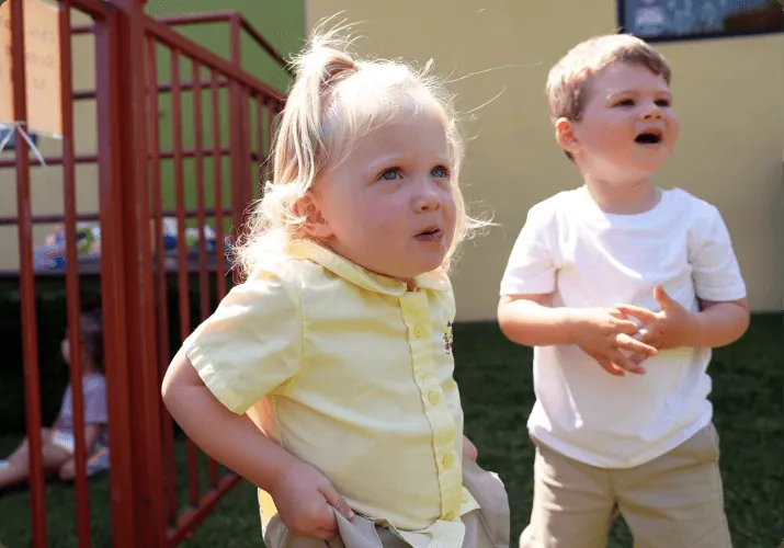 Niños aprendiendo en Palos Verdes Montessori Academy, Palos Verdes Peninsula – foto 8